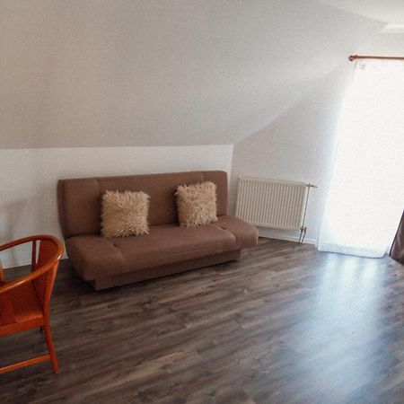Megnyugtat-Lak Apartmanhaz Demjen Ngoại thất bức ảnh
