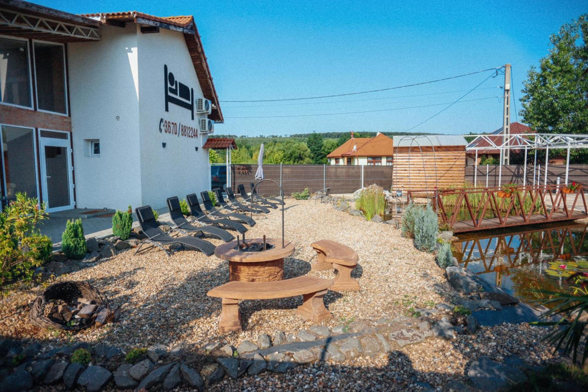 Megnyugtat-Lak Apartmanhaz Demjen Ngoại thất bức ảnh
