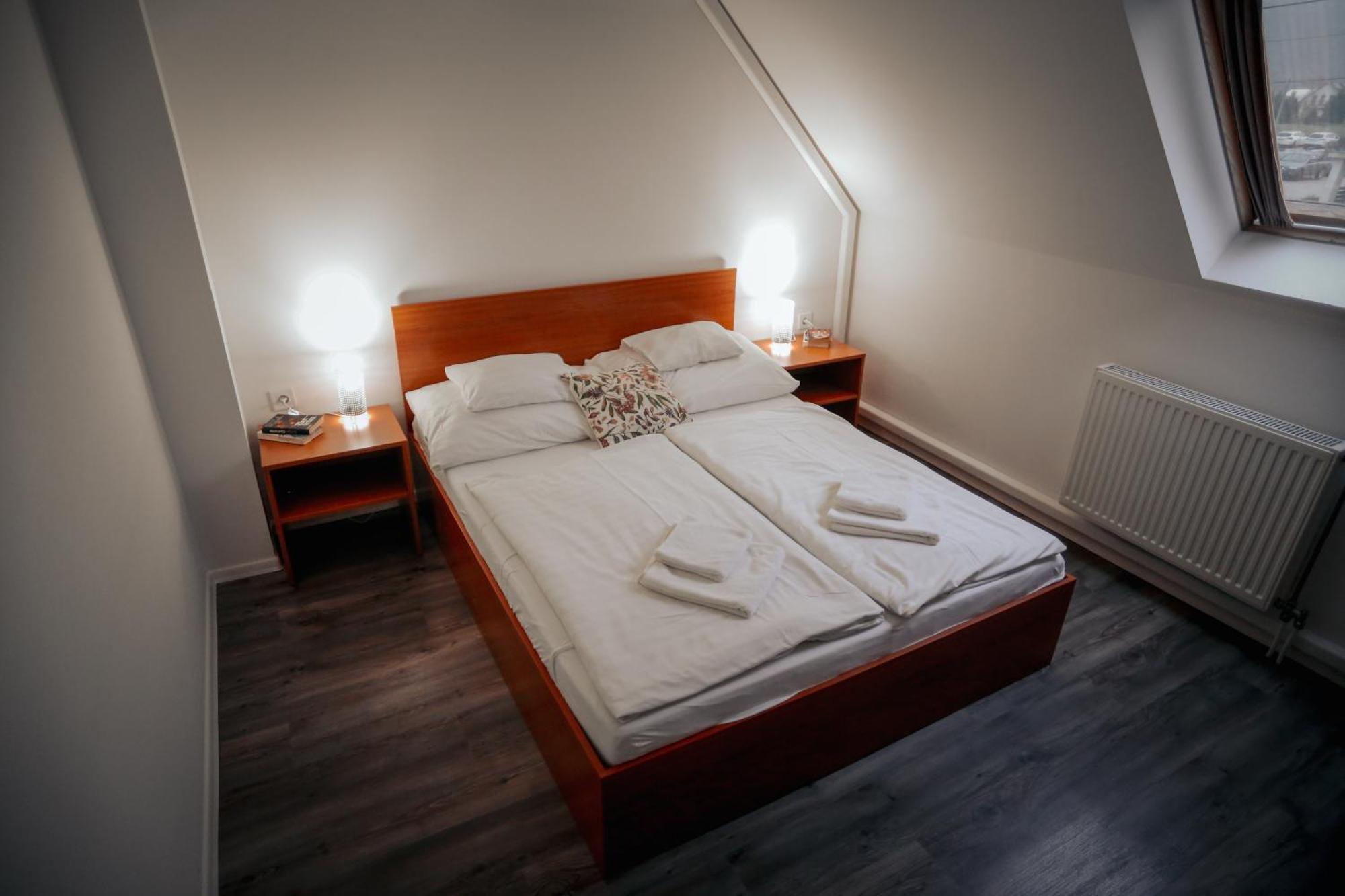 Megnyugtat-Lak Apartmanhaz Demjen Ngoại thất bức ảnh