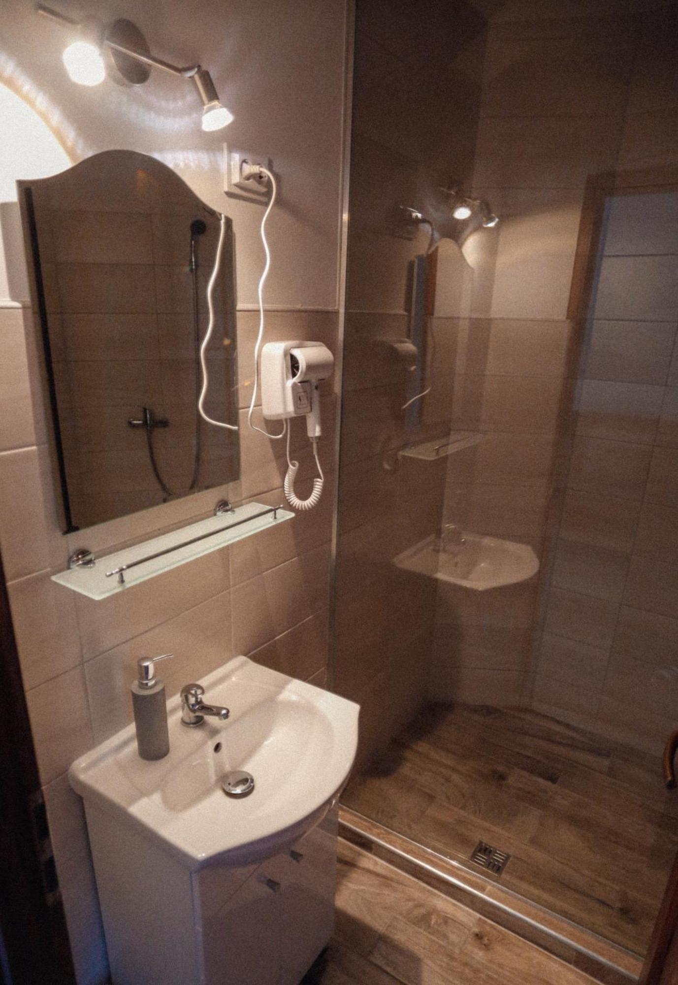 Megnyugtat-Lak Apartmanhaz Demjen Ngoại thất bức ảnh
